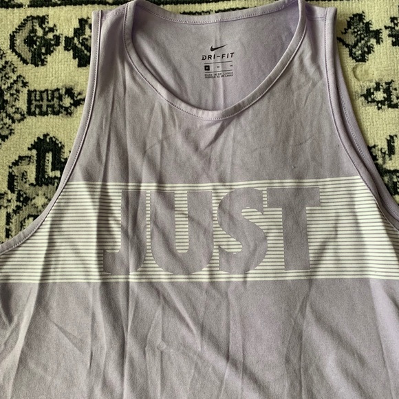 LIGHT PURPLE NIKE WORK OUT TANK - Picture 2 of 5